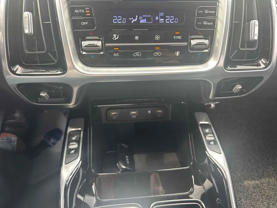 Kia Sorento — фото 3