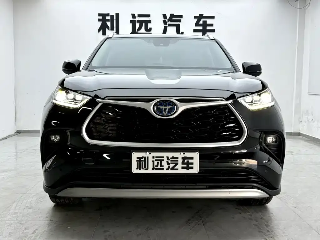 Toyota Highlander — фото 2