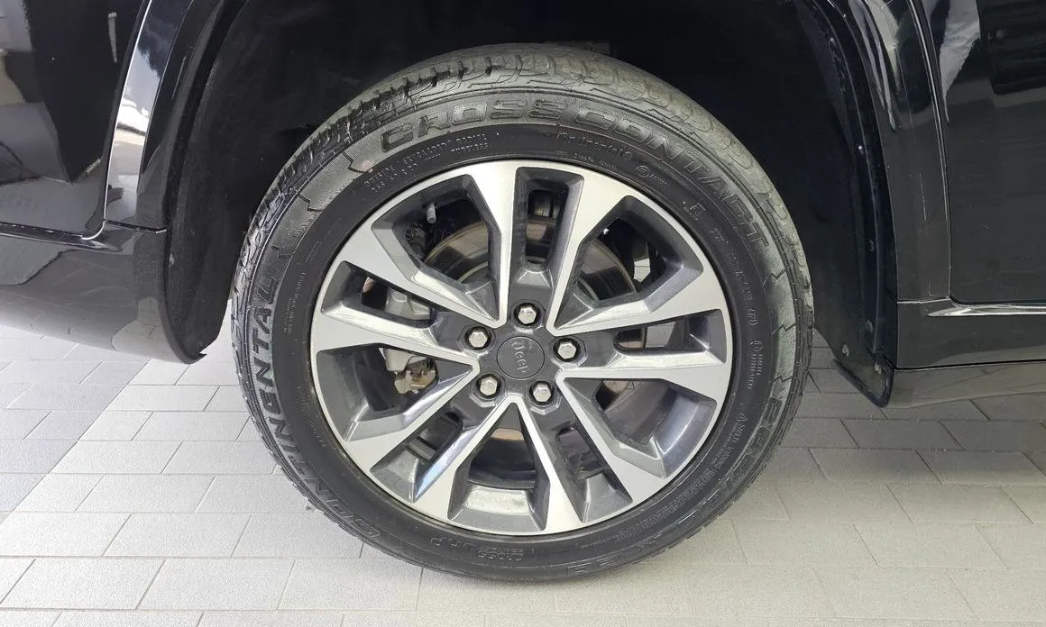 Jeep Cherokee — фото 10