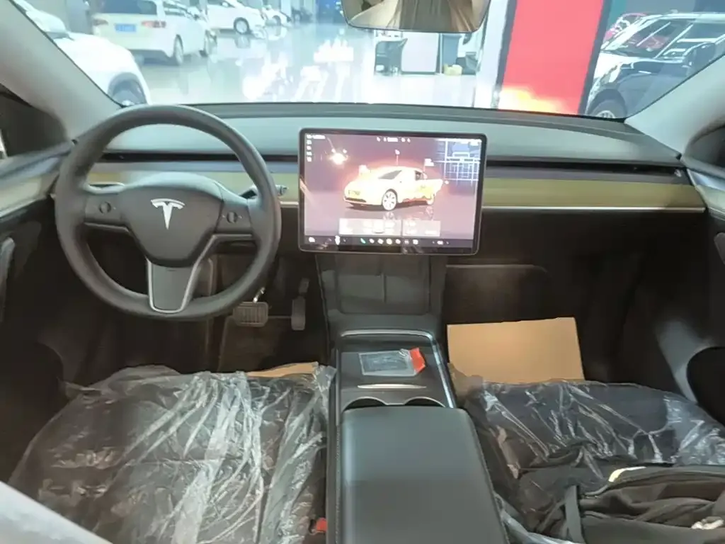 Tesla Model Y — фото 7