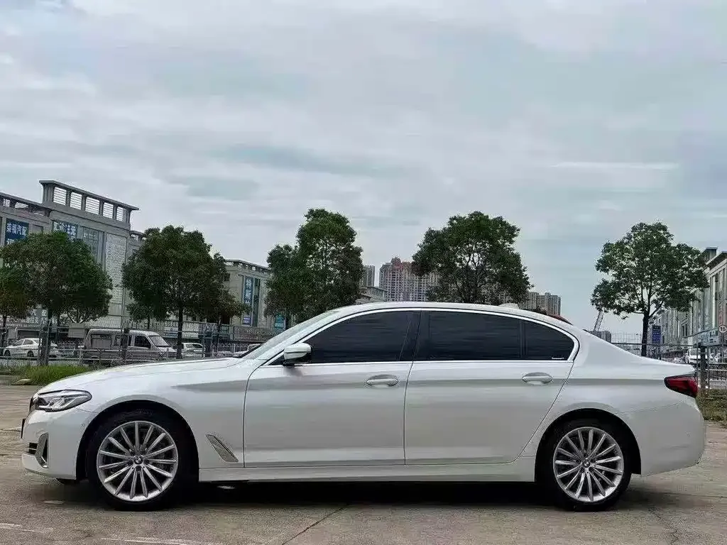 BMW 5 Series — фото 3