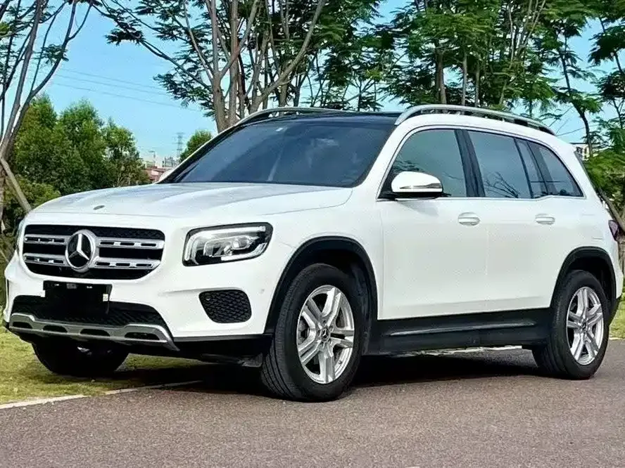 Mercedes-Benz GLB — фото 1