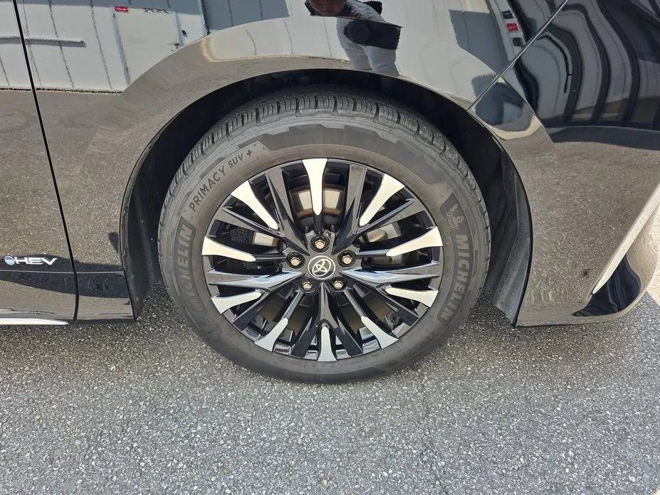 Toyota Alphard — фото 10