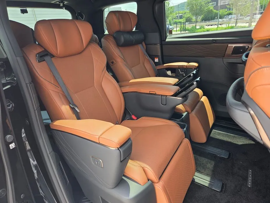 Toyota Alphard — фото 8