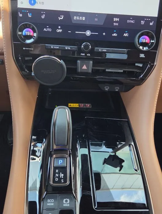 Toyota Alphard — фото 6