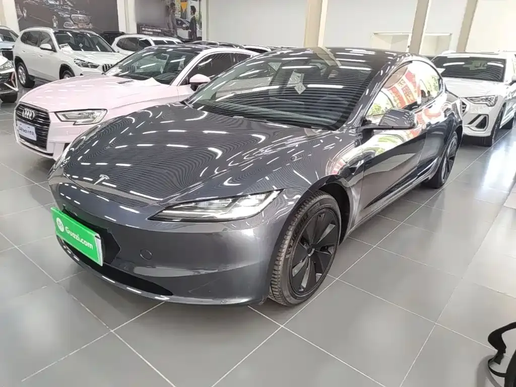 Tesla Model 3 — фото 1