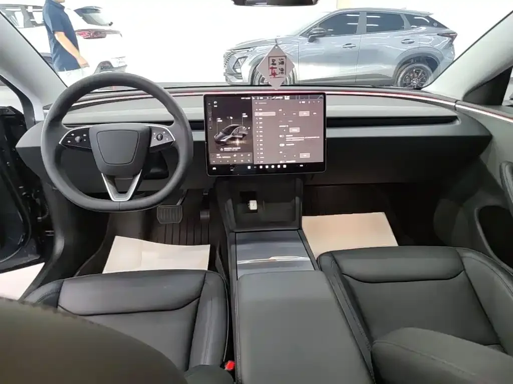 Tesla Model 3 — фото 8