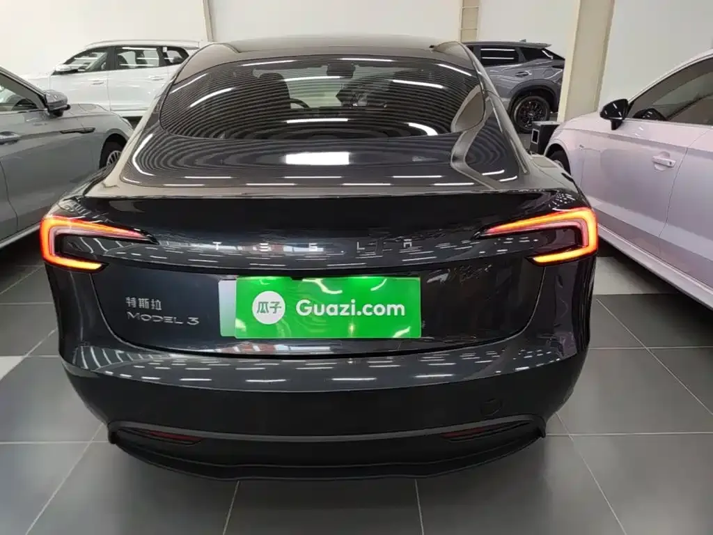 Tesla Model 3 — фото 3
