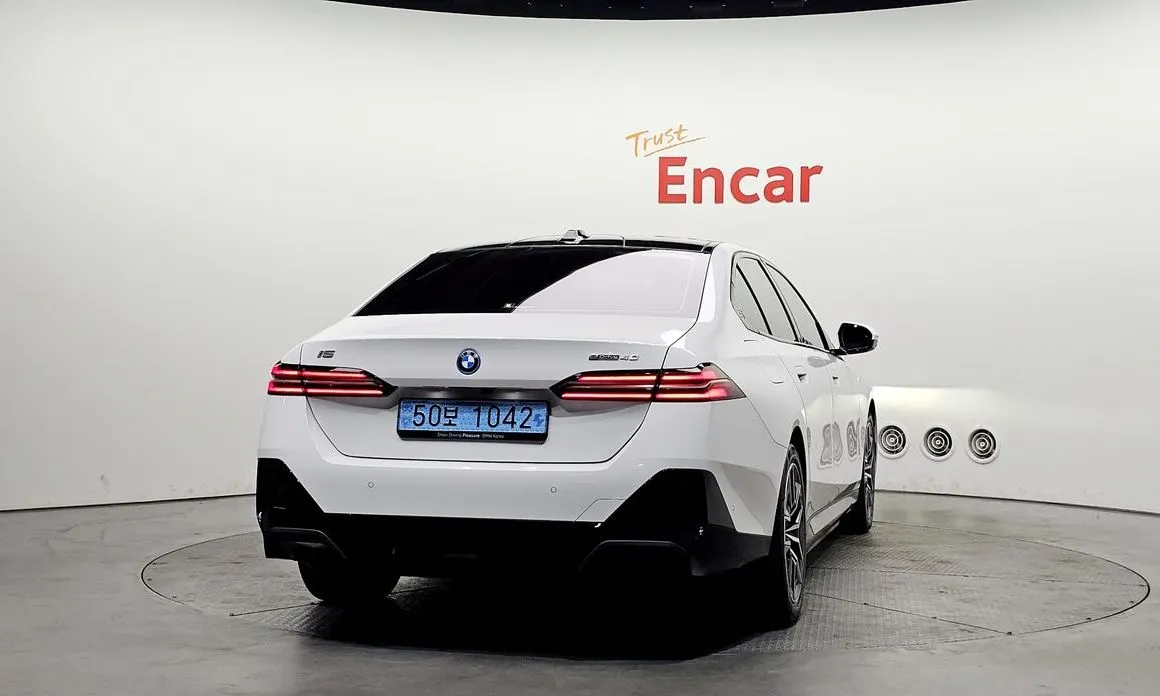 BMW i5 — фото 4