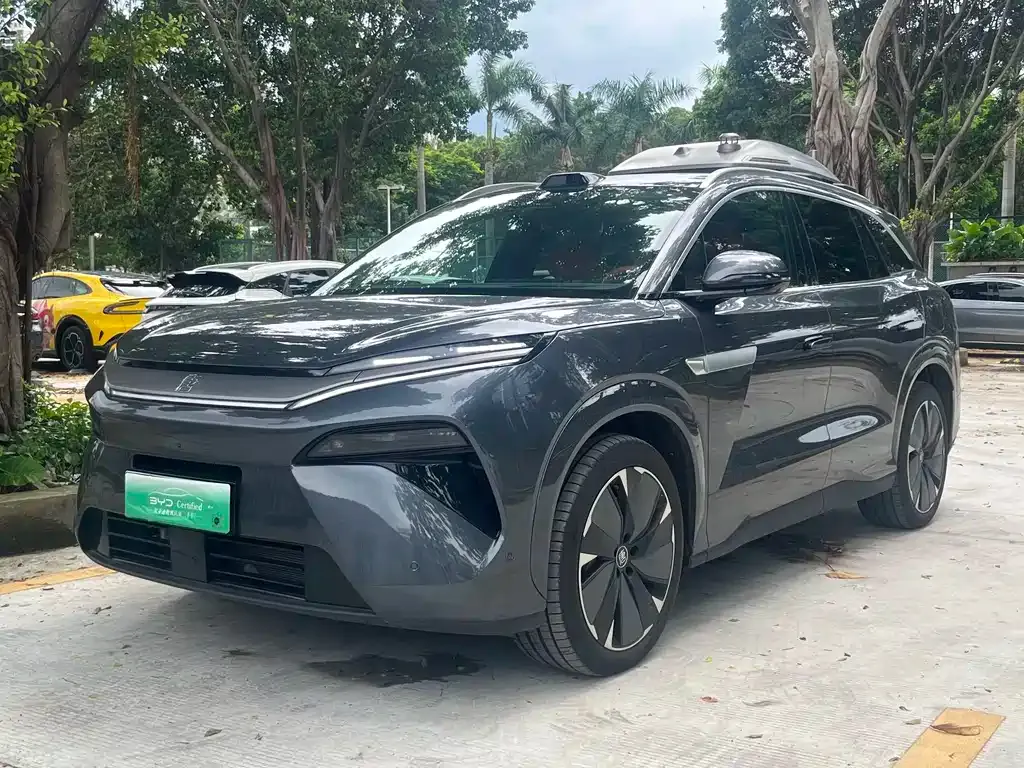 BYD Tang L — фото 1