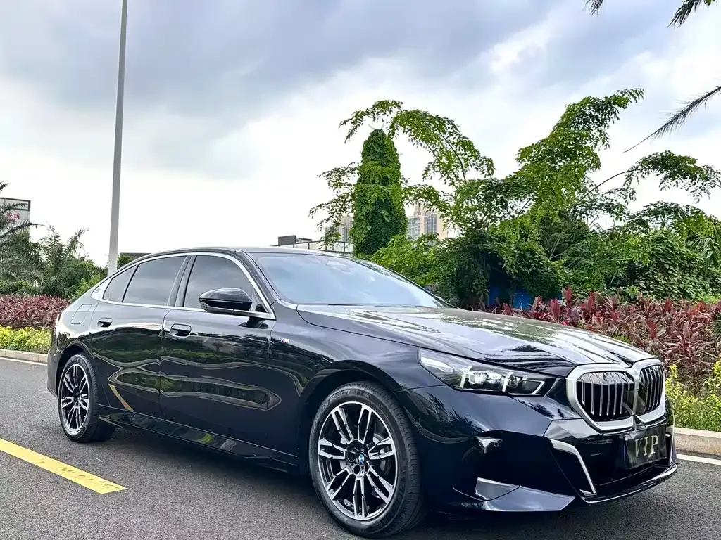 BMW 5 Series — фото 3