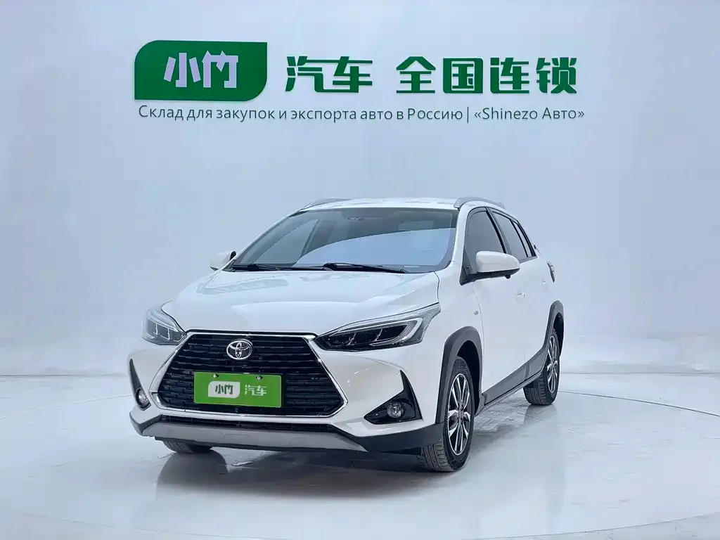 Toyota Yaris L — фото 1