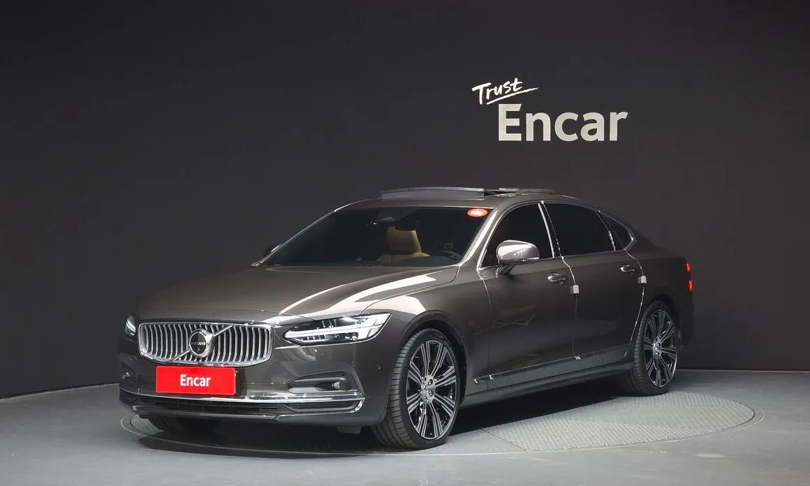 Volvo S90 — фото 1
