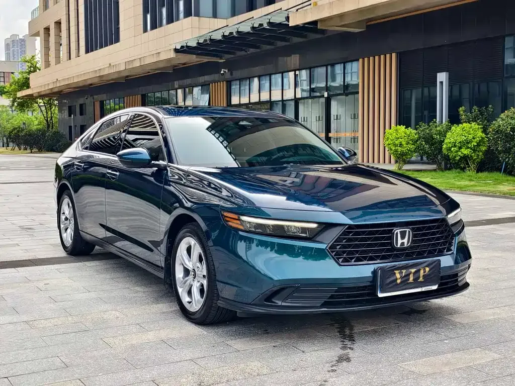 Honda Accord — фото 1