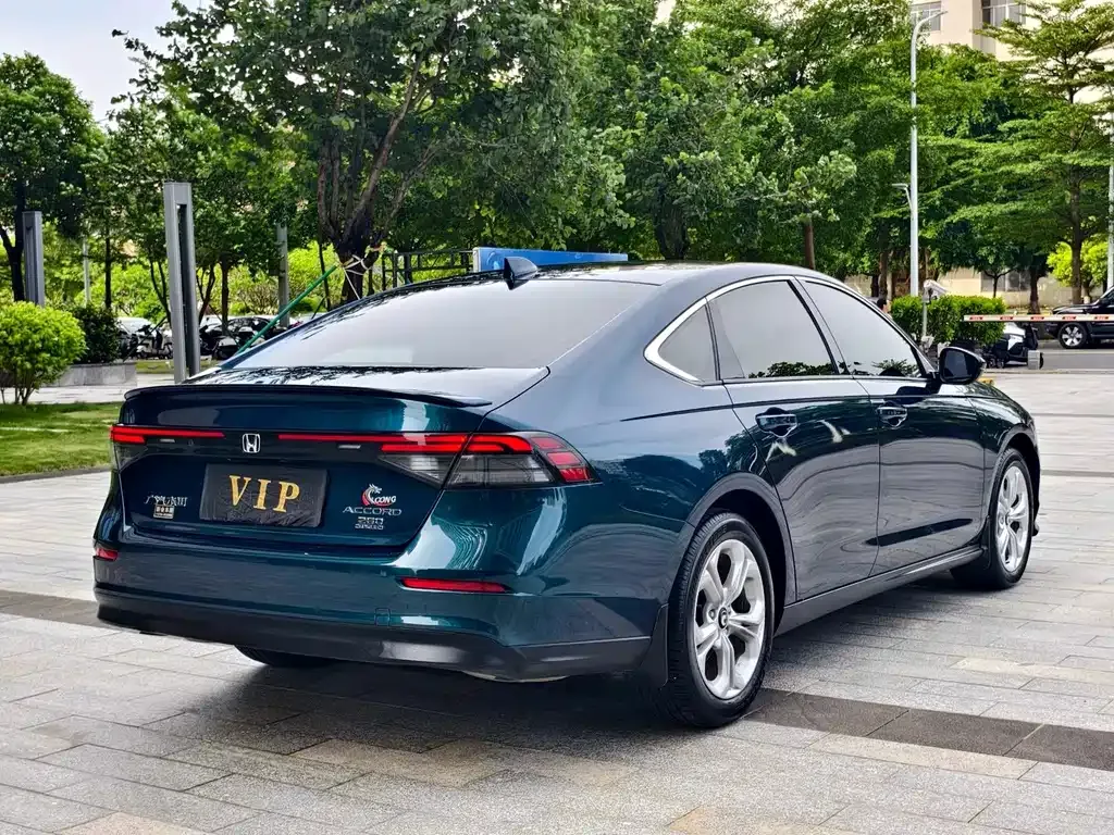 Honda Accord — фото 7