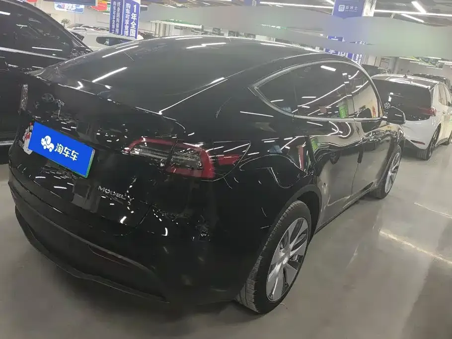 Tesla Model Y — фото 9