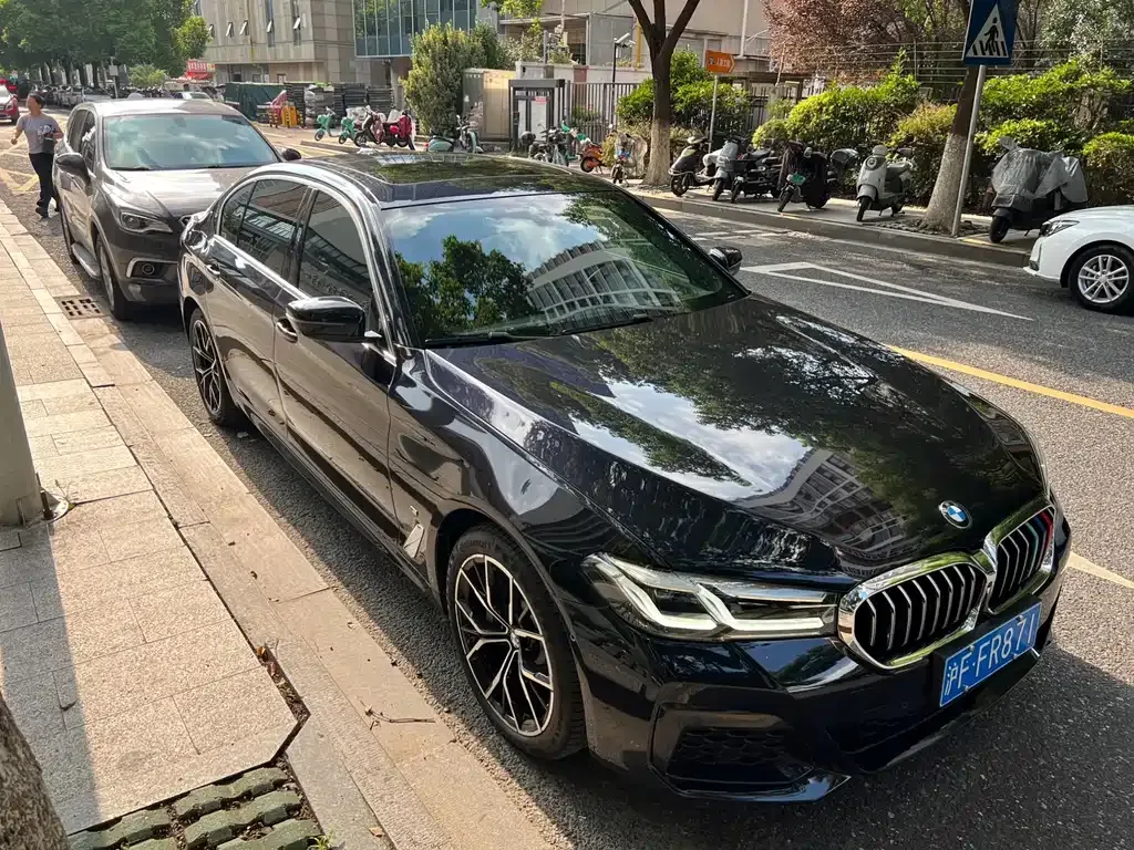 BMW 5 Series — фото 10