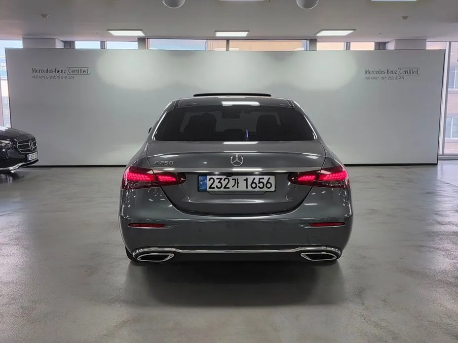 Mercedes-Benz E-Class — фото 2