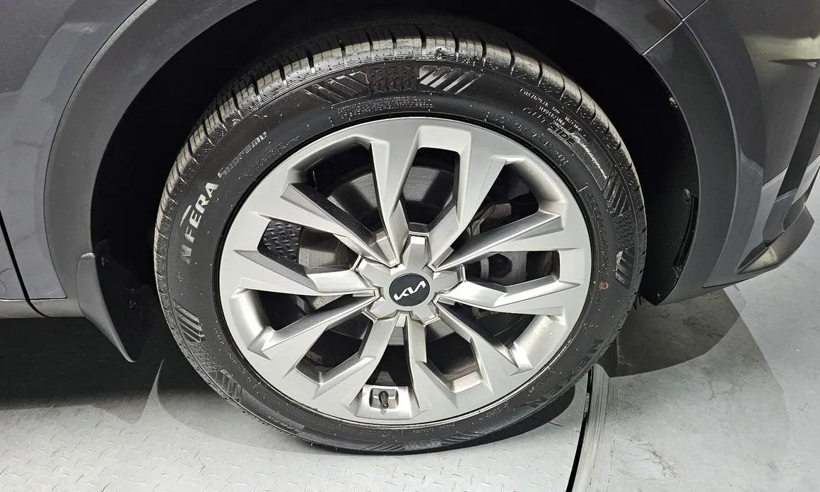 Kia Sorento — фото 8