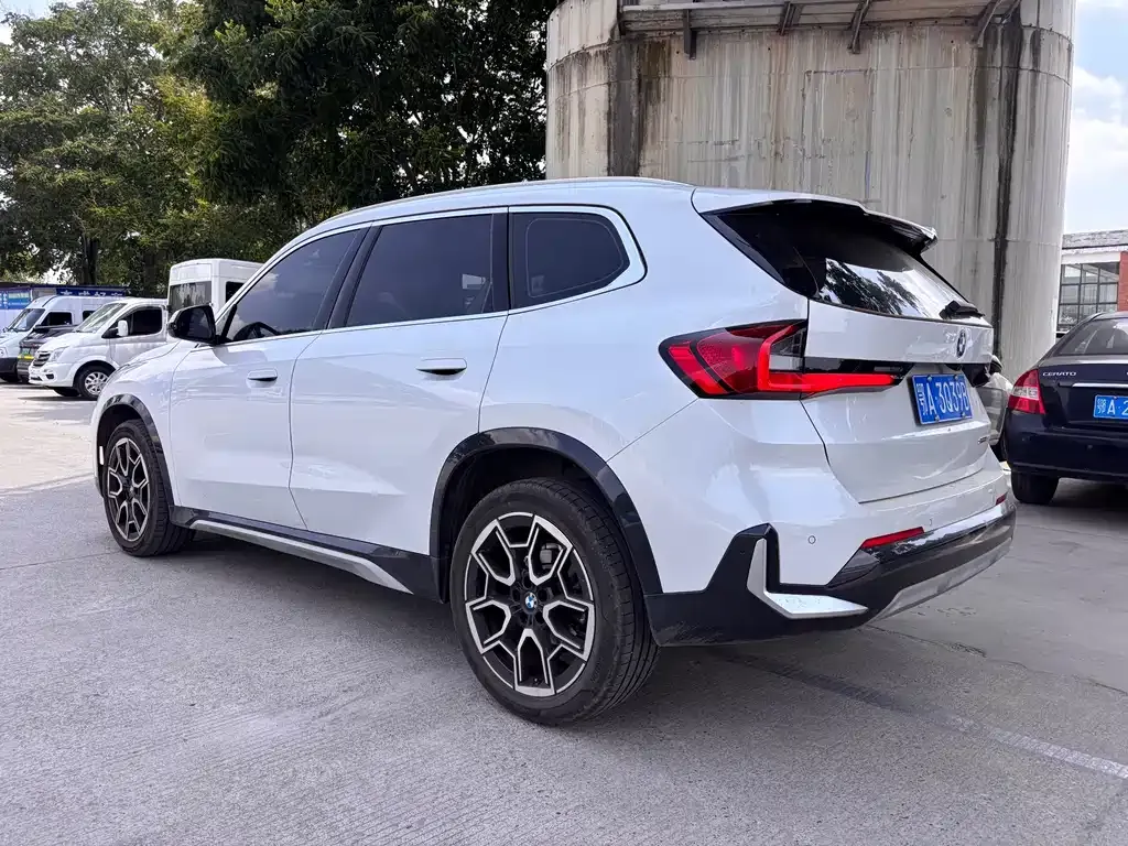 BMW X1 — фото 10