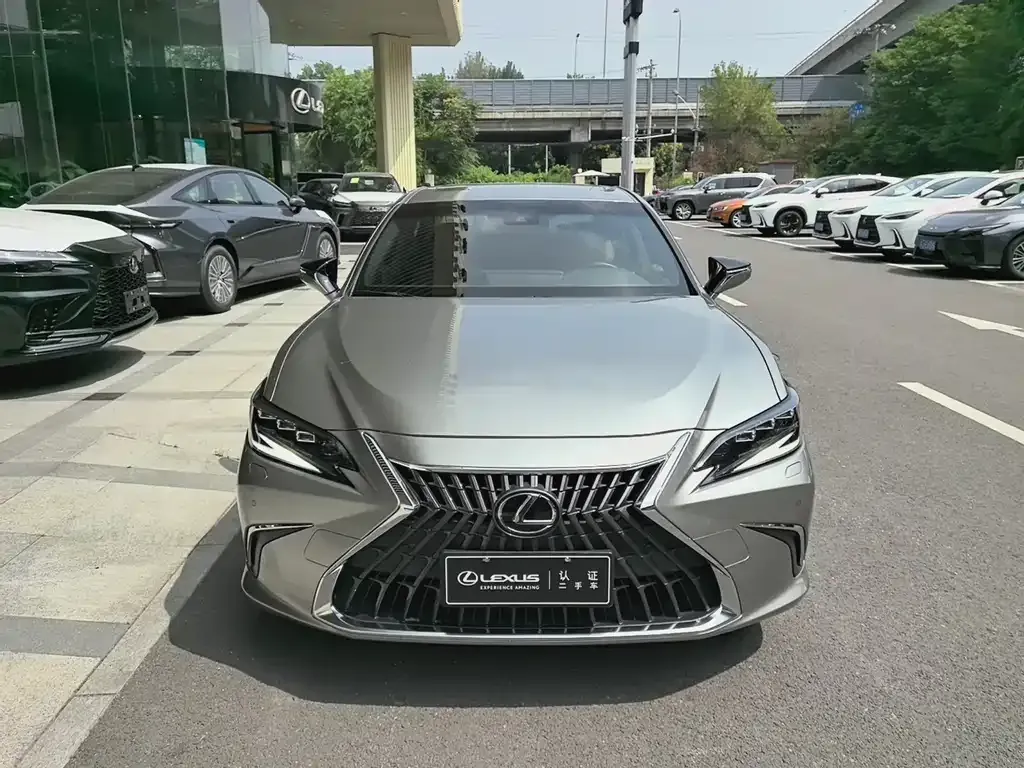 Lexus ES — фото 9
