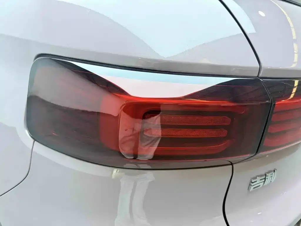 Geely Icon — фото 9