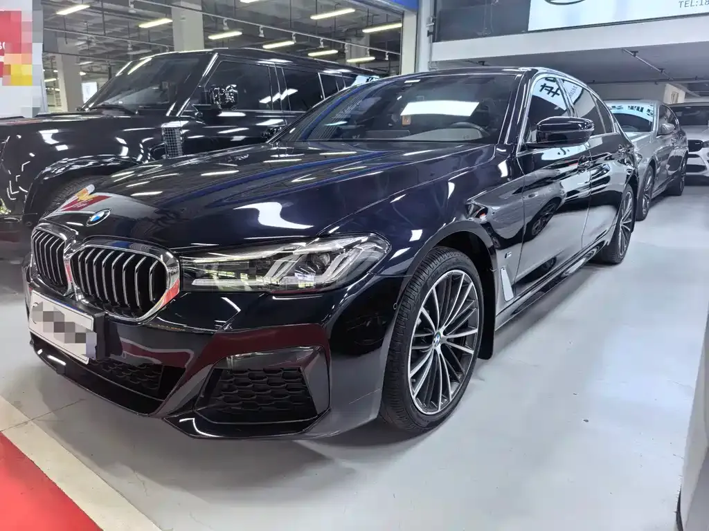 BMW 5 Series — фото 1
