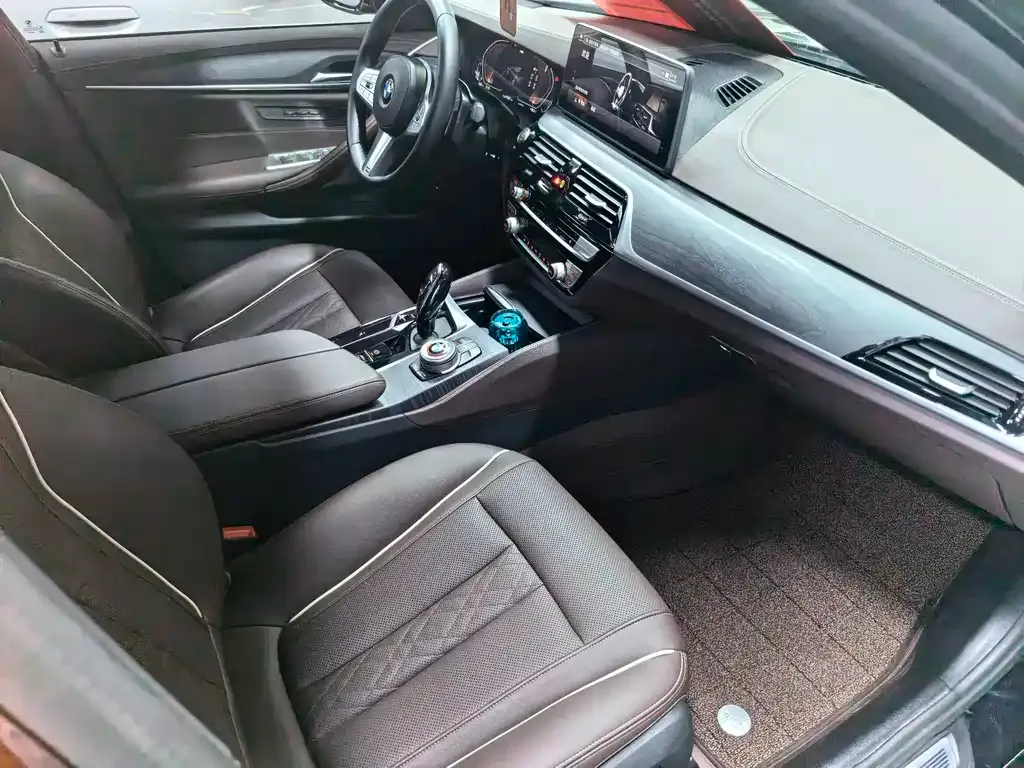 BMW 5 Series — фото 3