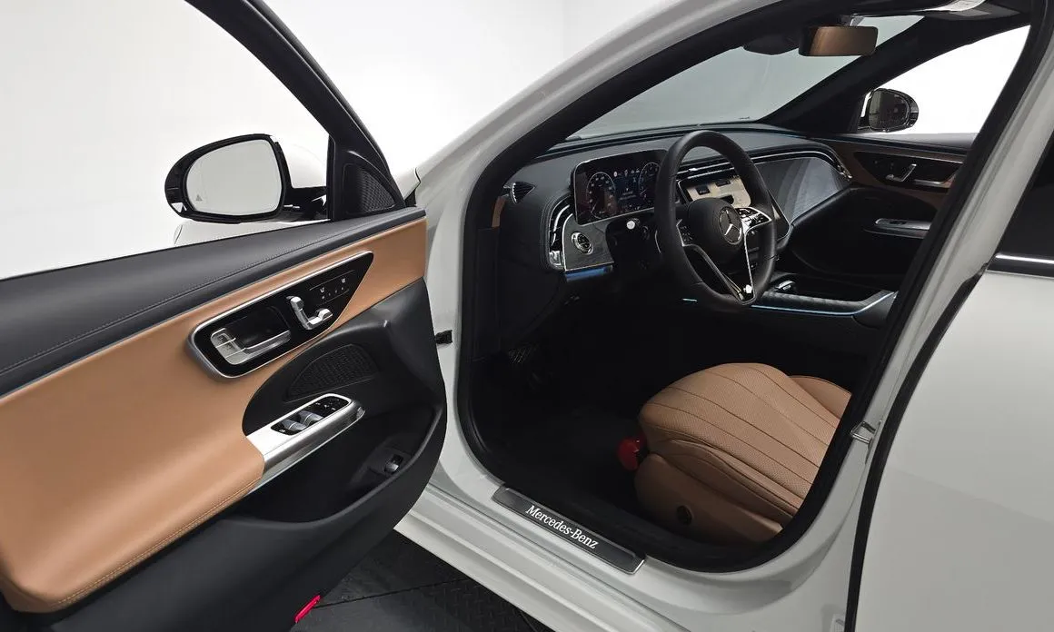 Mercedes-Benz E-Class — фото 10