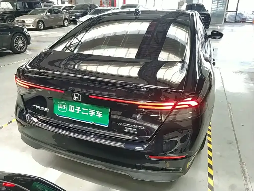 Honda Accord — фото 9