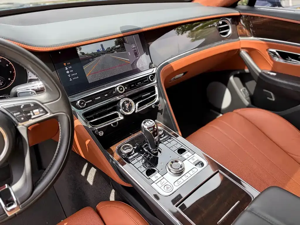 Bentley Flying Spur — фото 8