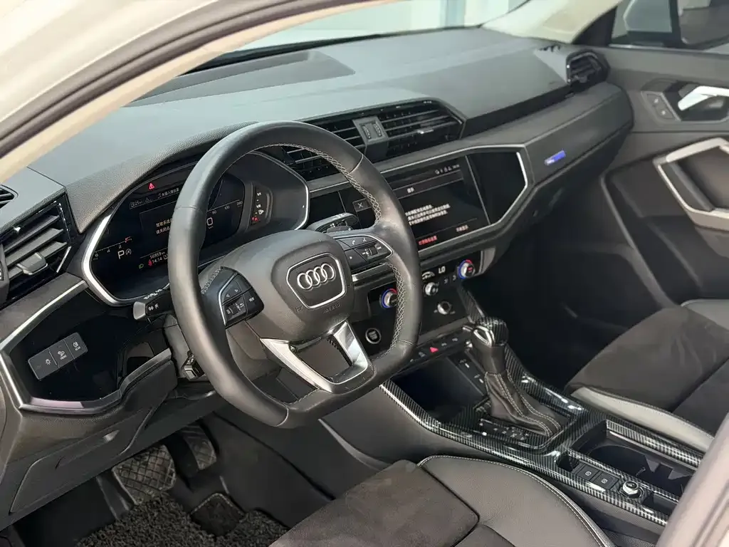 Audi Q3 — фото 8