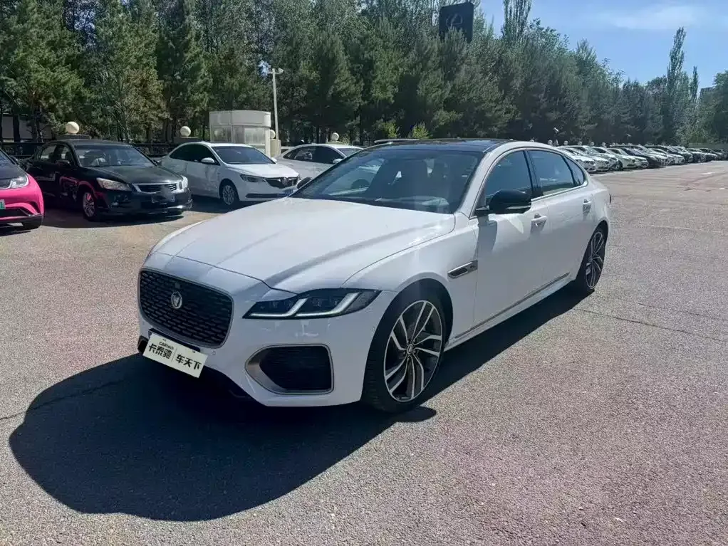 Jaguar XFL — фото 1