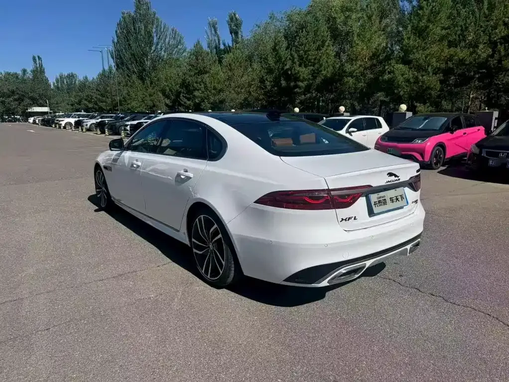 Jaguar XFL — фото 10