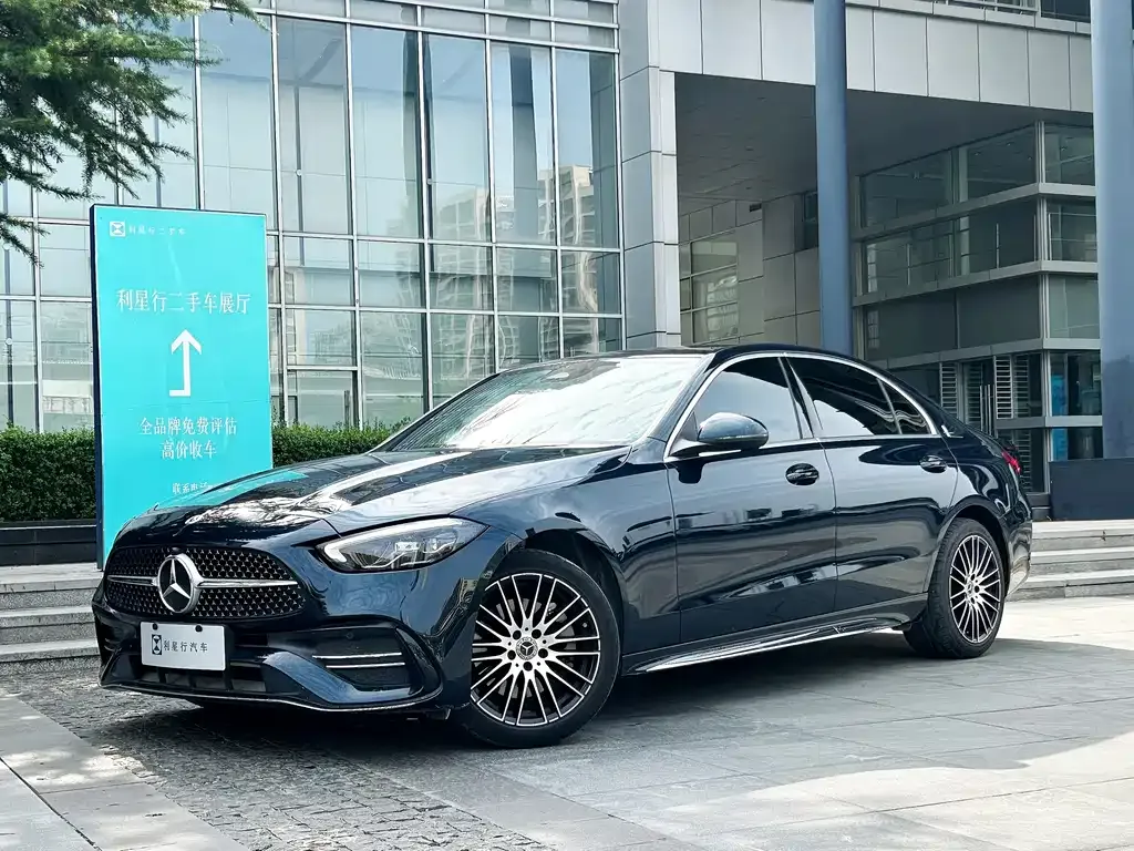 Mercedes-Benz C-Class — фото 1
