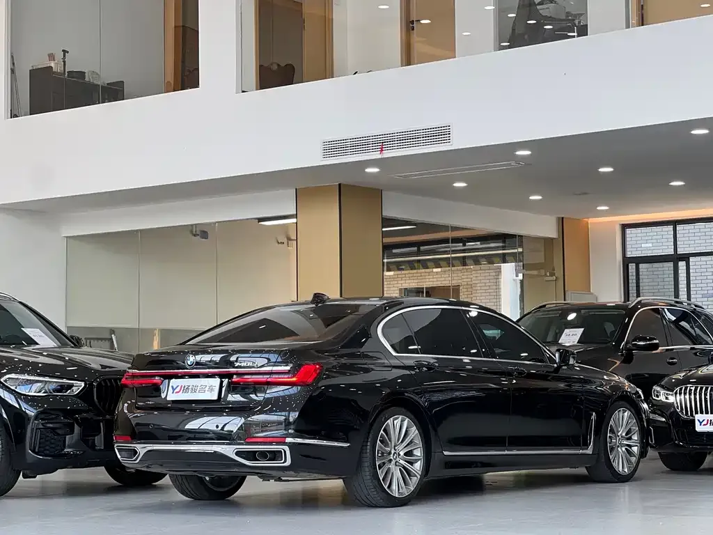 BMW 7 Series — фото 2