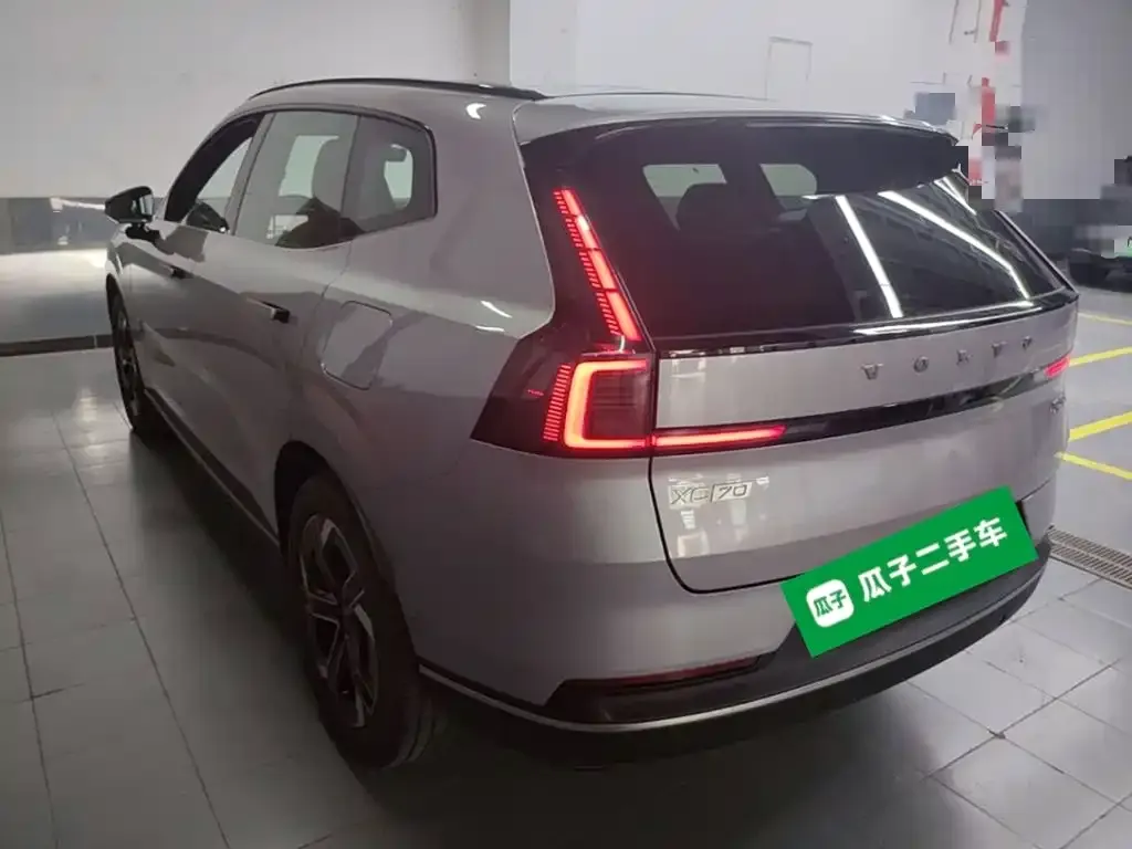 Volvo XC70 Plug-in Hybrid — фото 10