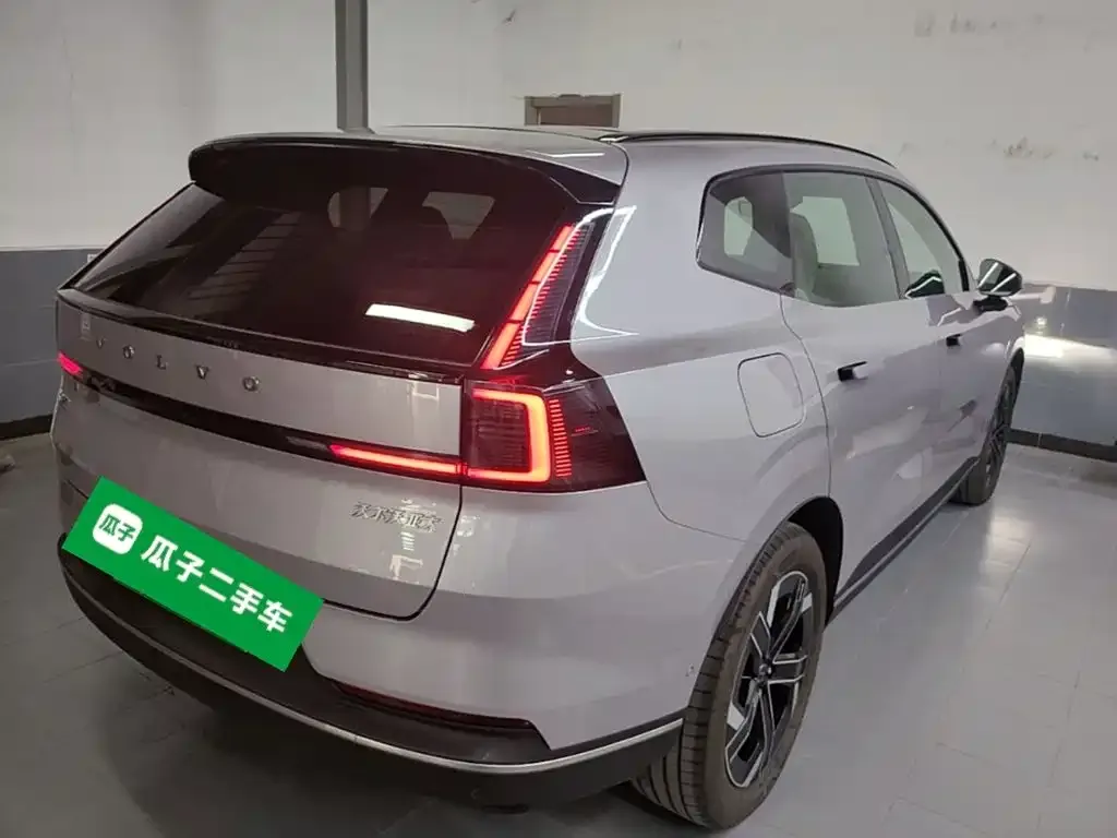 Volvo XC70 Plug-in Hybrid — фото 4