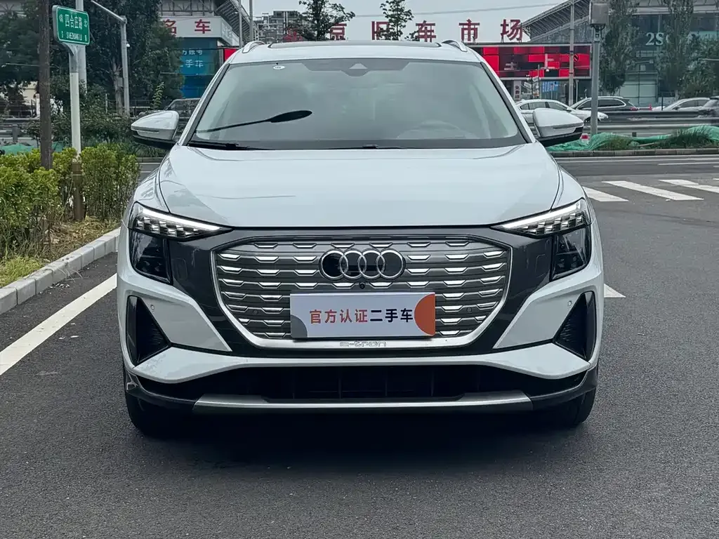 Audi Q5 e-tron — фото 9