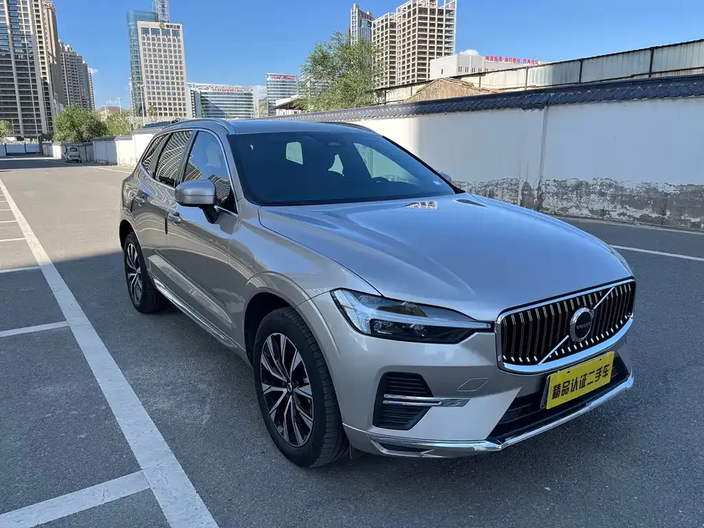 Volvo XC60 — фото 10