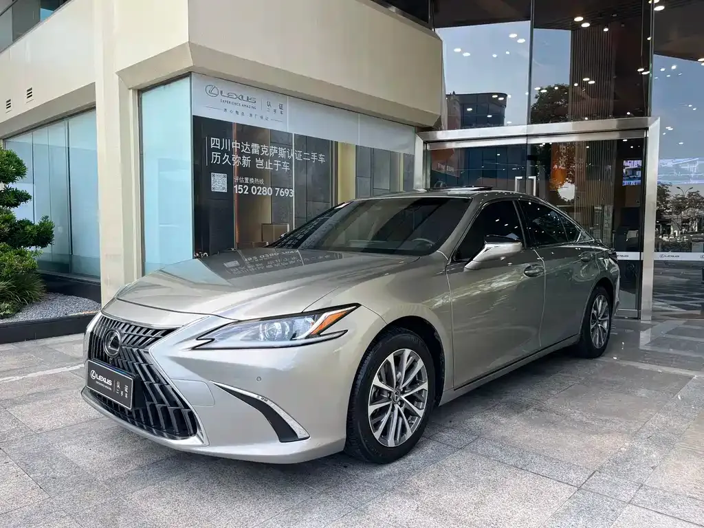 Lexus ES — фото 5