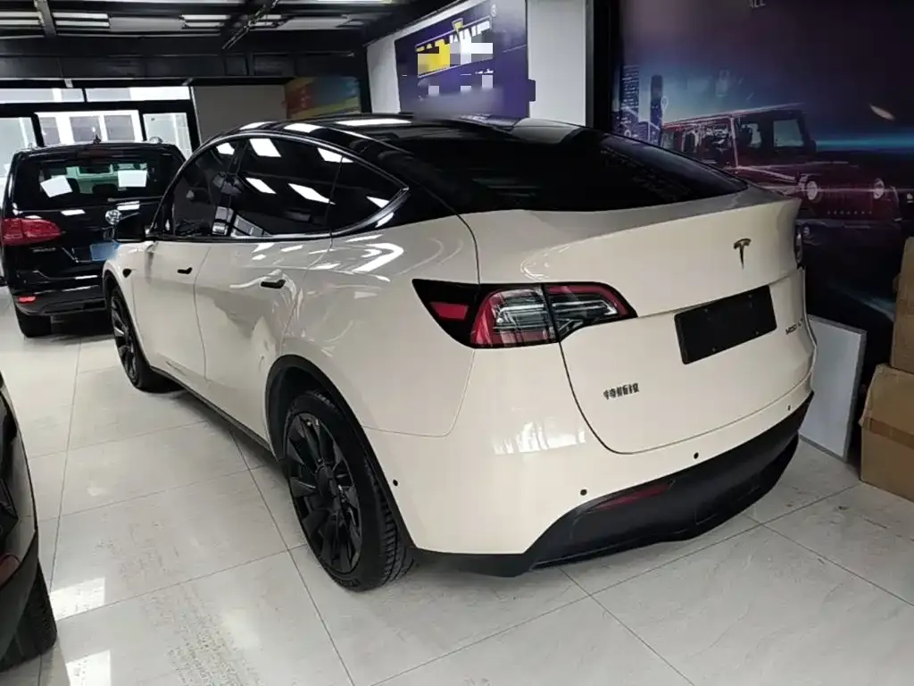 Tesla Model Y — фото 6