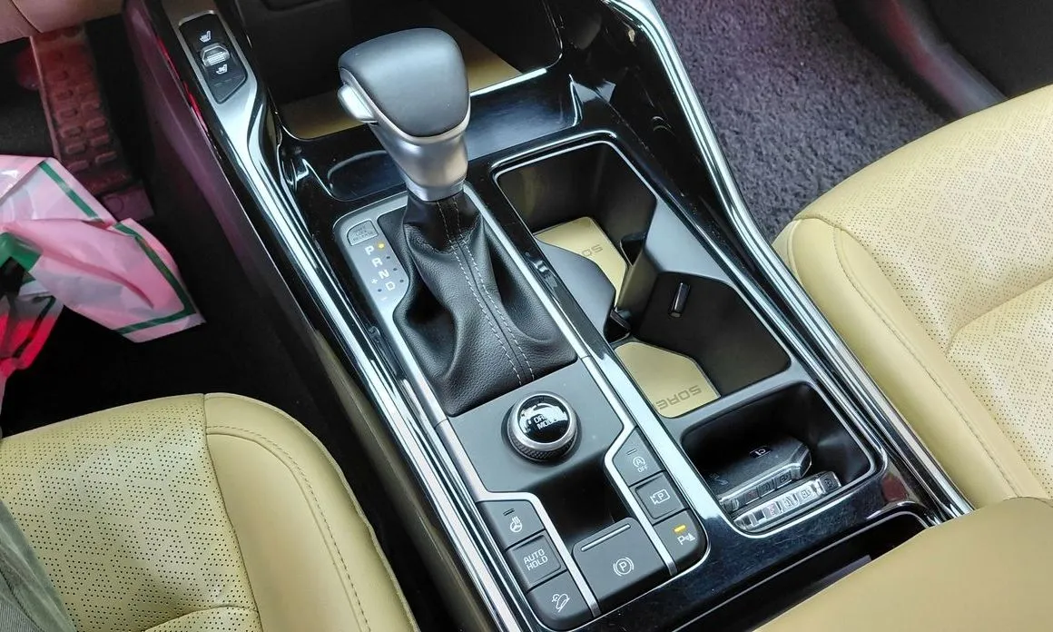Kia Sorento — фото 10