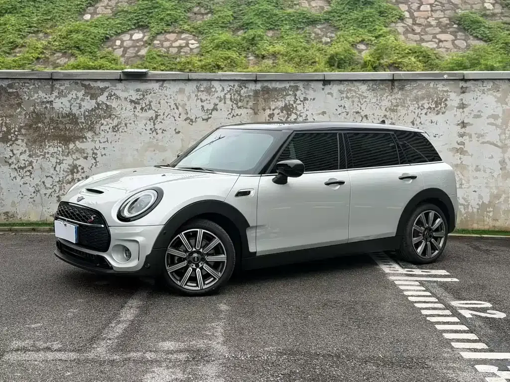MINI Clubman — фото 1