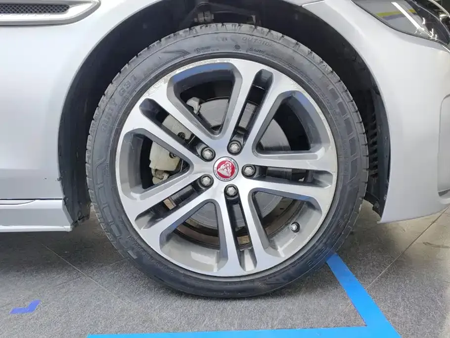 Jaguar XEL — фото 7