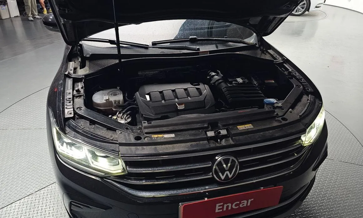 Volkswagen Tiguan — фото 10