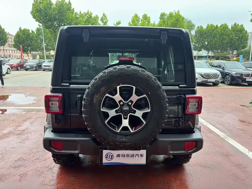 Jeep Wrangler — фото 2