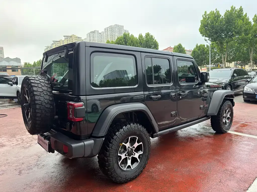 Jeep Wrangler — фото 9