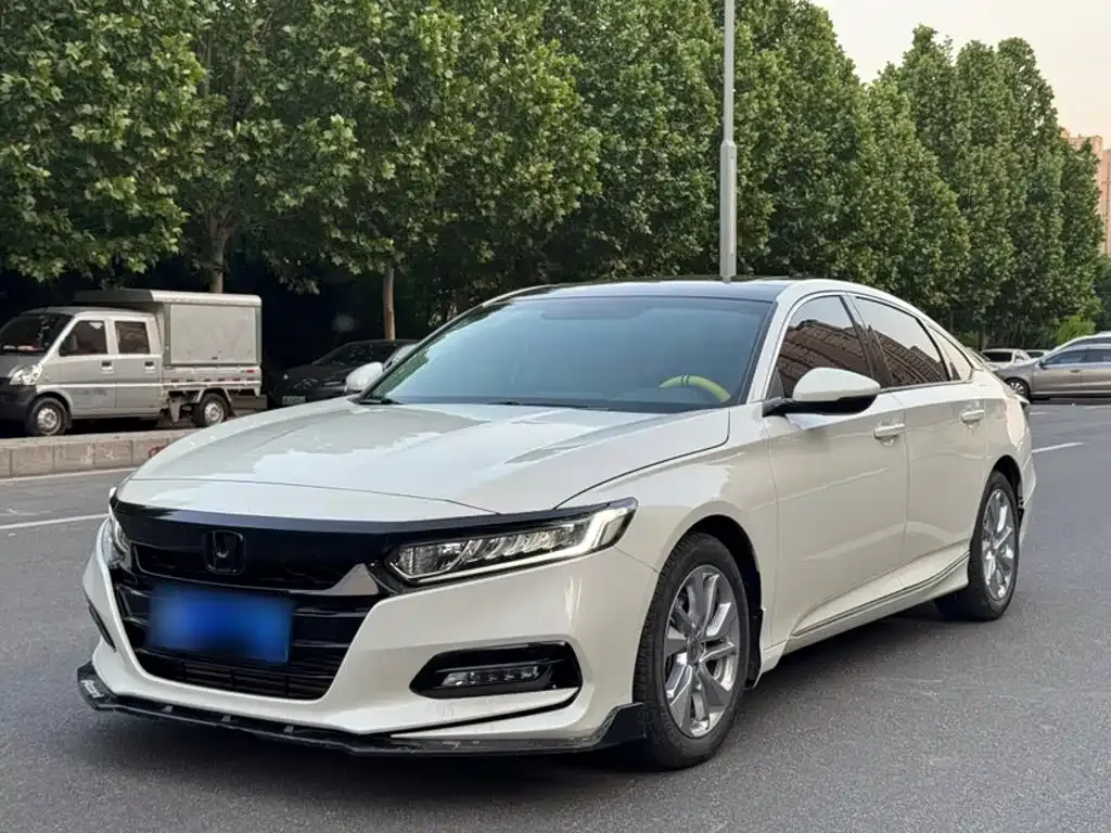 Honda Accord — фото 8