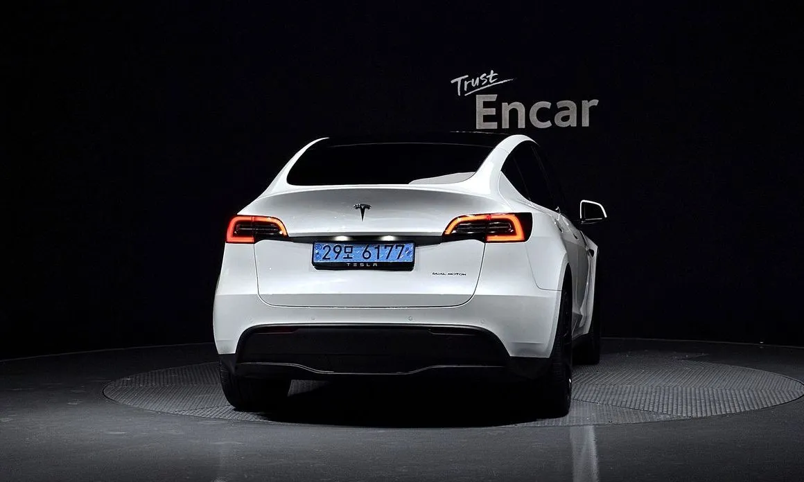 Tesla Model Y — фото 5